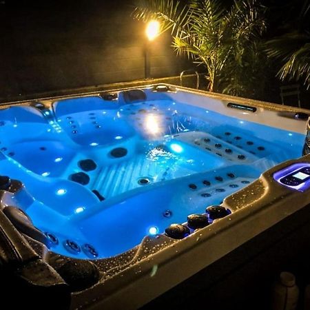 Studio Avec Jacuzzi Saint-Fons Exterior foto
